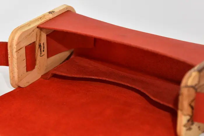 Ledertasche, Timo S aus geschliffenem PullUp-Wasserbüffel-Blankleder in orange mit gestocktem Buchenholz aus Deutschland, Unikat, hergestellt auf La Palma, Kanarische Inseln, Spanien, Europa