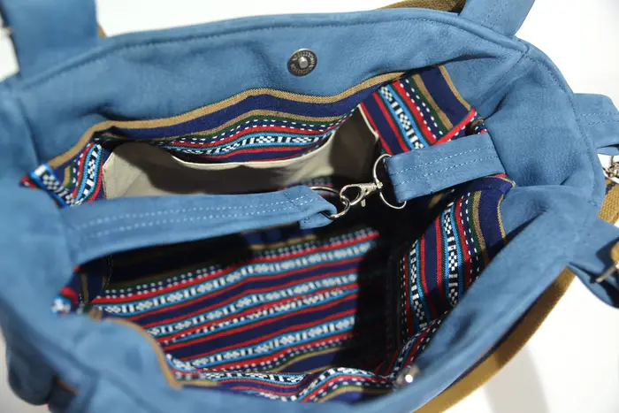 Ledertasche, Lena M aus geschliffenem Nubuk-Rindsleder in blau und cognac, Unikat, hergestellt auf La Palma, Kanarische Inseln, Spanien, Europa
