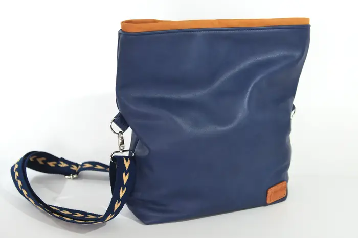 Sam M aus geschliffenem Nubuckleder in blau und cognac
