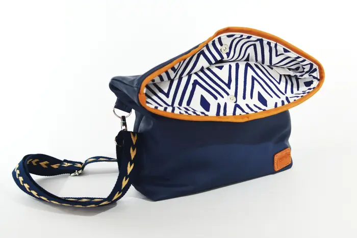 Sam M aus geschliffenem Nubuckleder in blau und cognac
