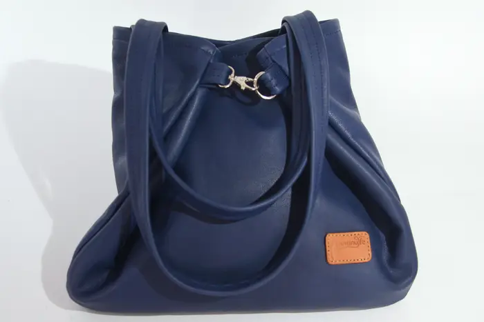 Ledertasche, Sarah S aus geschliffenem blauen Nubuckleder, Unikat, hergestellt auf La Palma, Kanarische Inseln, Spanien, Europa