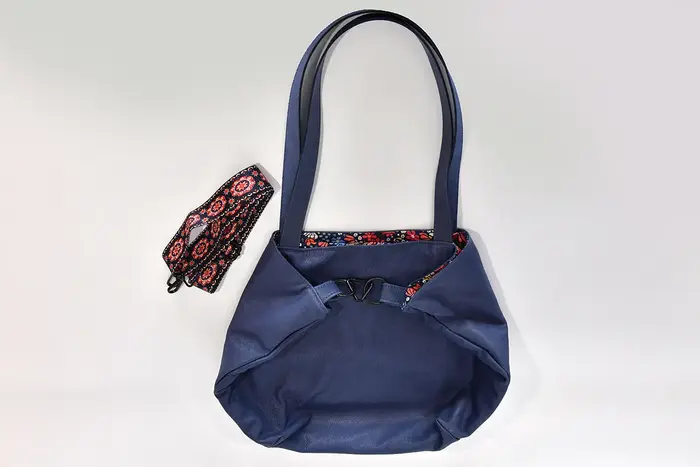 Ledertasche, Sarah playa L aus geschliffenem Nubuckleder in blau, Unikat, hergestellt auf La Palma, Kanarische Inseln, Spanien, Europa