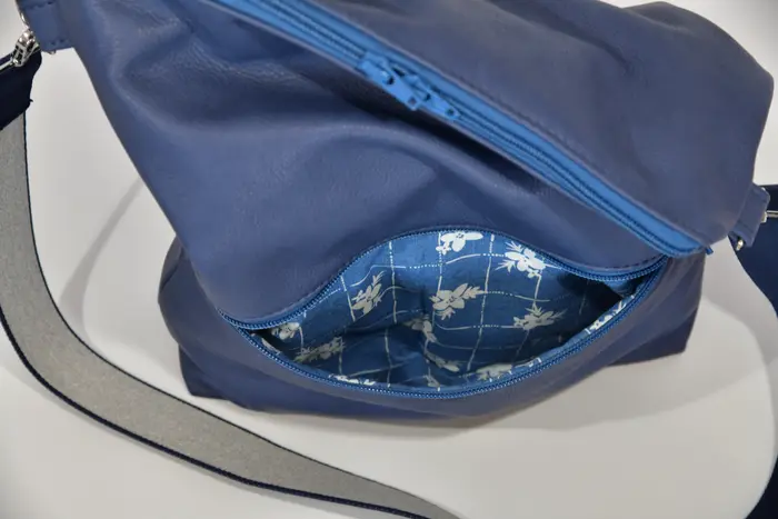 Sam flex M aus geschliffenem, blauem Nubuk-Rindsleder