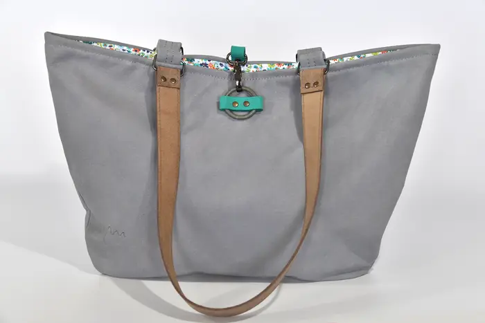 Ledertasche, Sarah S aus geschliffenem blaugrauem Nubuckleder aus Wasserbüffelleder und Schultergurten aus Dickelder, Unikat, hergestellt auf La Palma, Kanarische Inseln, Spanien, Europa