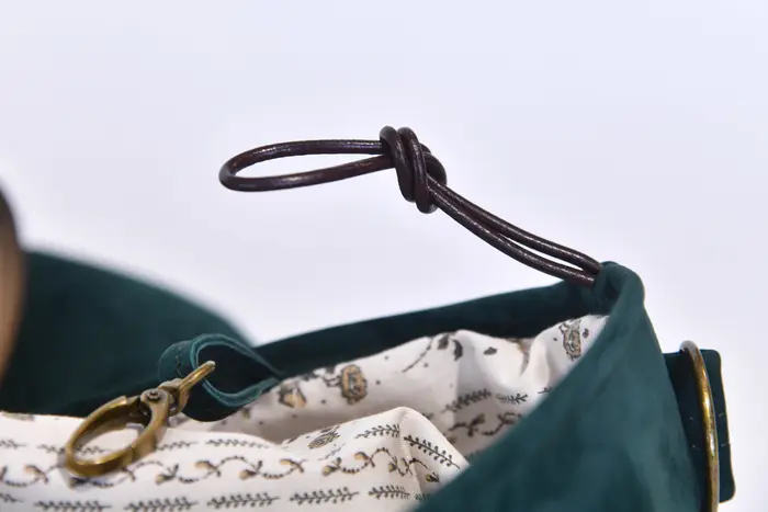 Ledertasche, Sarah M aus geschliffenem, blaugrünem Nubuckleder und Schultergurten aus Dickelder, Unikat, hergestellt auf La Palma, Kanarische Inseln, Spanien, Europa