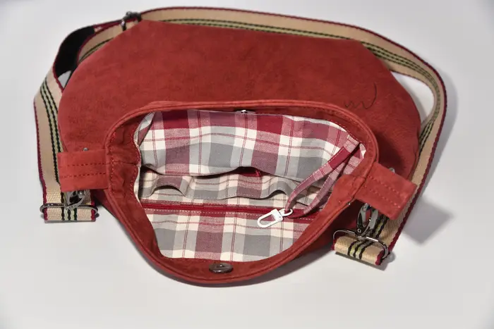 bolso de cuero, Iris S de nubuc de búfalo de agua lijado en burdeos, pieza única, fabricada en La Palma, Islas Canarias, España, Europa