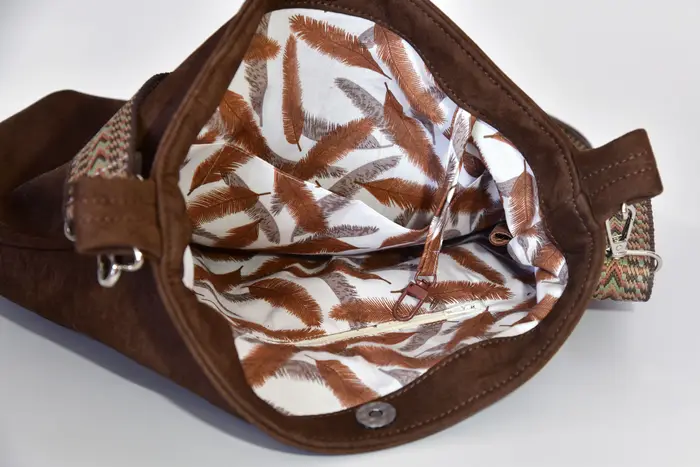 bolso de cuero, Iris M de nobuk marrón de búfalo de agua, pieza única, fabricada en La Palma, Islas Canarias, España, Europa