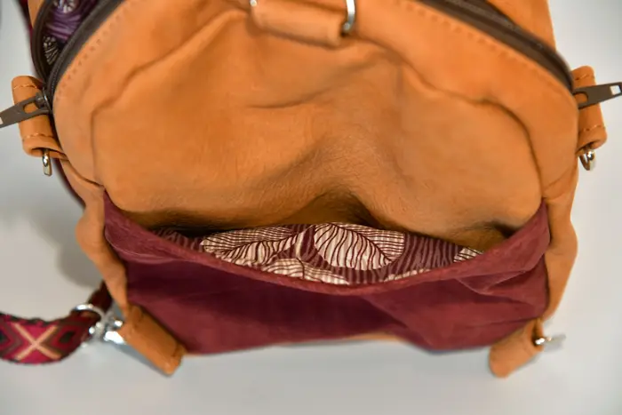 Adrian flex M aus geschliffenem Nubuk-Rindsleder in cognac und geschliffenem Nubuk-Wasserbüffelleder in bordeaux