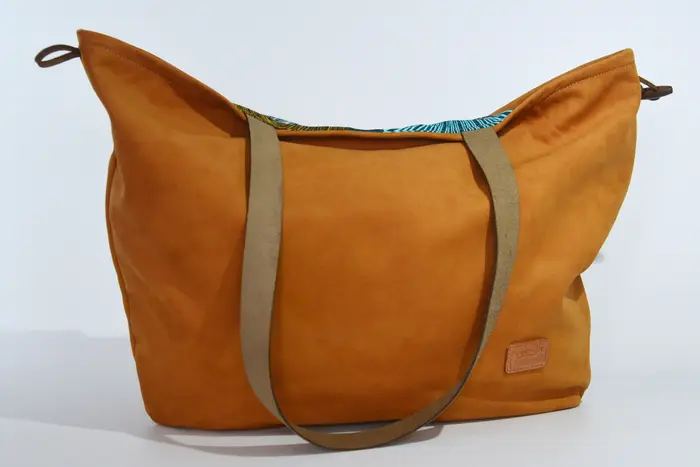 Ledertasche, Sarah S aus geschliffenem Nubuk-Rindsleder in cognac, Unikat, hergestellt auf La Palma, Kanarische Inseln, Spanien, Europa