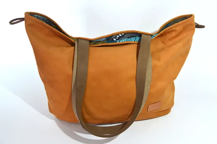 Ledertasche, Sarah S aus geschliffenem Nubuk-Rindsleder in cognac, Unikat, hergestellt auf La Palma, Kanarische Inseln, Spanien, Europa