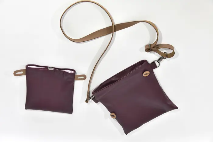 Ledertasche, Ben dia M aus Nappa-Ziegeleder in dunkel violett, Unikat, hergestellt auf La Palma, Kanarische Inseln, Spanien, Europa