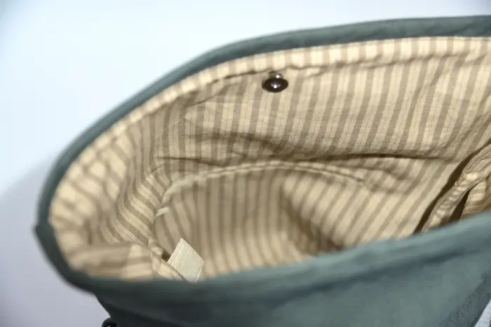 Sam M aus geschliffenem Nubuck-Wasserbüffelleder in dunkelgrau