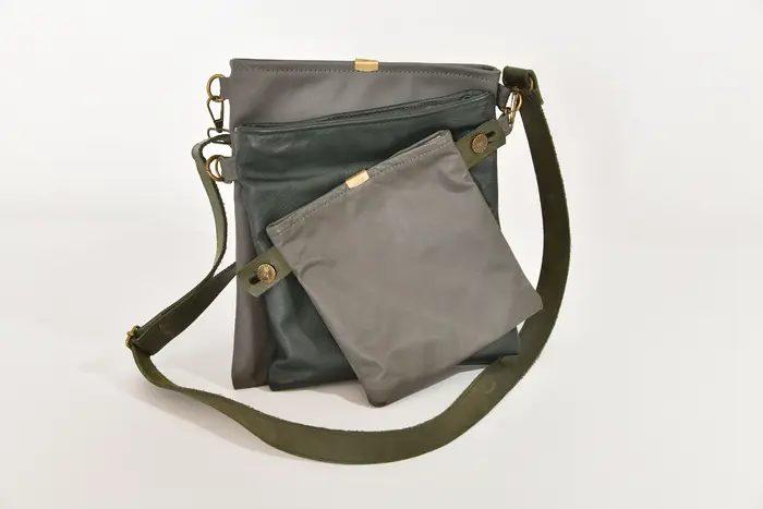 Ledertasche, Ben Dia M aus dunkelgrünem Rindsnappaleder und anthrazitfarbenem Wasserbüffelnappaleder, Unikat, hergestellt auf La Palma, Kanarische Inseln, Spanien, Europa