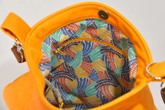 bolso de cuero, Iris S de vaca de plena flor, curtido vegetal suave, en amarillo, pieza única, fabricada en La Palma, Islas Canarias, España, Europa