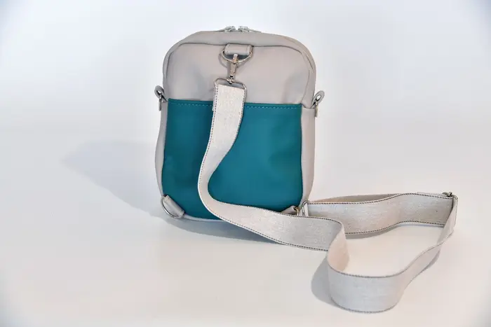 Ledertasche, Adrian flex M aus grauem, petrolfarbenem Nappa-Wasserbüffelleder, Unikat, hergestellt auf La Palma, Kanarische Inseln, Spanien, Europa