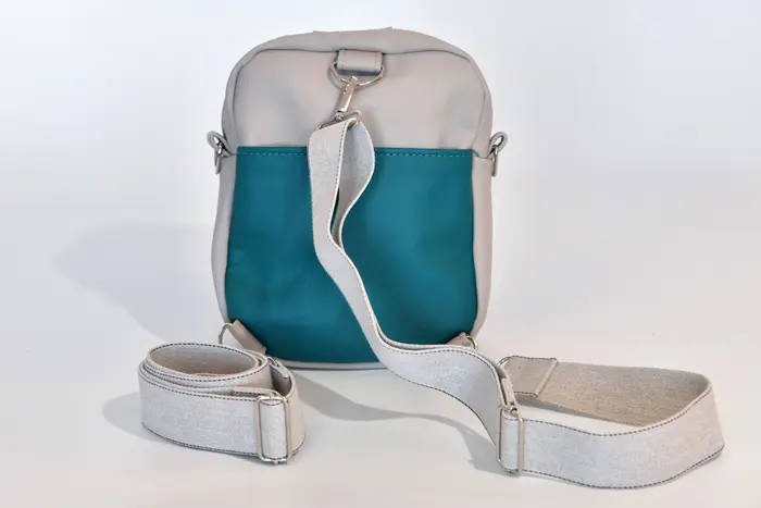 Ledertasche, Adrian flex M aus grauem, petrolfarbenem Nappa-Wasserbüffelleder, Unikat, hergestellt auf La Palma, Kanarische Inseln, Spanien, Europa