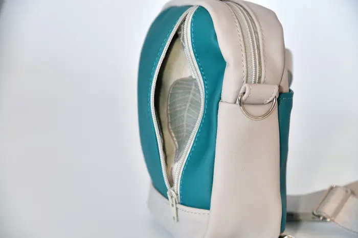 Ledertasche, Adrian flex M aus grauem, petrolfarbenem Nappa-Wasserbüffelleder, Unikat, hergestellt auf La Palma, Kanarische Inseln, Spanien, Europa