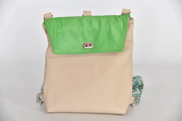 Ledertasche, Ainoha M aus hell elfenbeinfarbenem Nappaleder und vollnarbigem, pflanzlich softem Rindsleder in apfelgrün, Unikat, hergestellt auf La Palma, Kanarische Inseln, Spanien, Europa