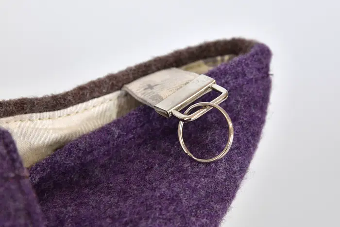 handgefertigte Tasche aus Walkloden, Sarah S aus Walkloden aus 100% Schafschurwolle in braun und aubergine, Unikat, hergestellt auf La Palma, Kanarische Inseln, Spanien, Europa