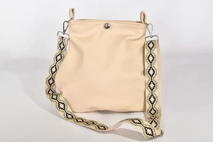 bolso de cuero, Iris S de nappa de vaca marfil claro, pieza única, fabricada en La Palma, Islas Canarias, España, Europa