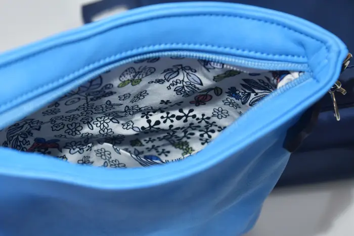Ledertasche, Ben dia M aus vollnarbig pflanzlich softem Rindsleder und geschliffenem Nubuckleder in hellblau und blau, Unikat, hergestellt auf La Palma, Kanarische Inseln, Spanien, Europa