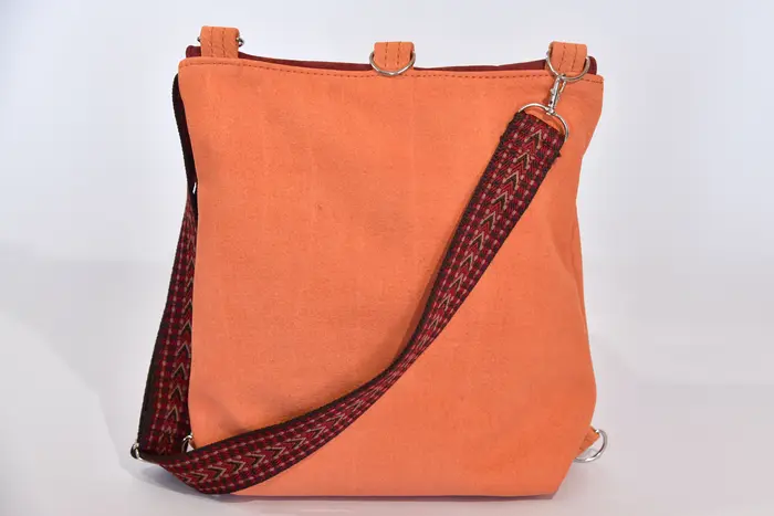 Ledertasche, Ainoha M aus geschliffenem Nubuk-Wasserbüffelleder in hellorange und bordeaux, Unikat, hergestellt auf La Palma, Kanarische Inseln, Spanien, Europa