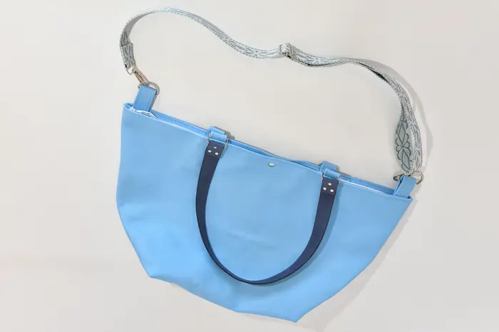 Ledertasche, Sarah playa L aus Rindsnappaleder in himmelblau, Unikat, hergestellt auf La Palma, Kanarische Inseln, Spanien, Europa