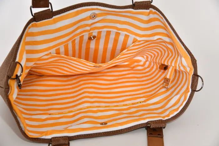 Ledertasche, Sarah S aus weichem Nubuk-Vintage-Wasserbüffelleder in kastanie und Schultergurten aus Dickelder, Unikat, hergestellt auf La Palma, Kanarische Inseln, Spanien, Europa