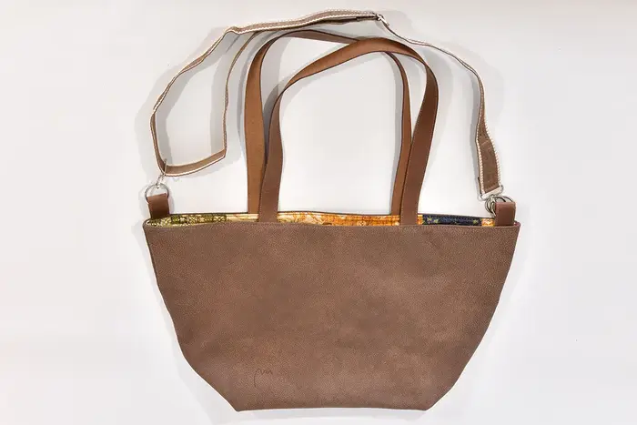 Ledertasche, Sarah Playa L aus weichem Nubuckleder in kastanie, Unikat, hergestellt auf La Palma, Kanarische Inseln, Spanien, Europa