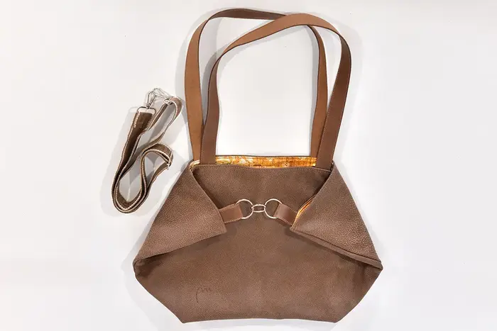 Ledertasche, Sarah Playa L aus weichem Nubuckleder in kastanie, Unikat, hergestellt auf La Palma, Kanarische Inseln, Spanien, Europa
