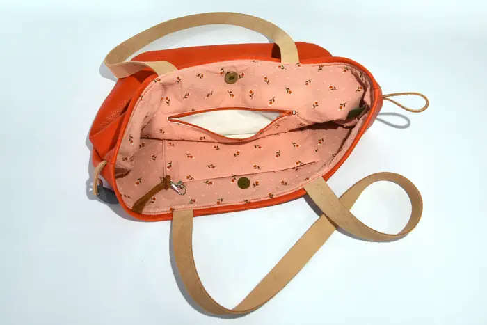 Ledertasche, Sarah S aus lachsfarbenem Anilin-Nappaleder aus Rindsleder, Unikat, hergestellt auf La Palma, Kanarische Inseln, Spanien, Europa