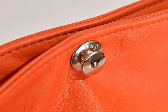 bolso de cuero, Iris M de vaca napa anilina color salmon, pieza única, fabricada en La Palma, Islas Canarias, España, Europa