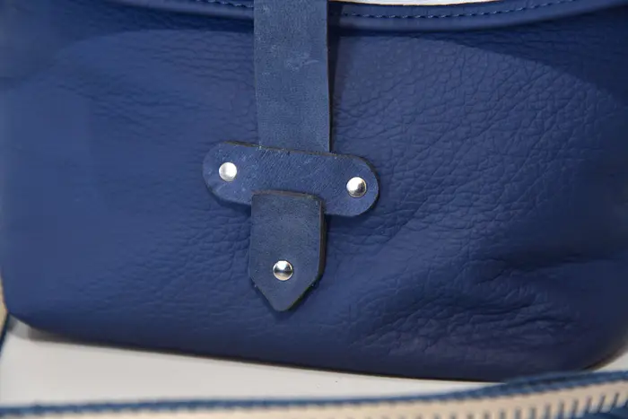 Ledertasche, Sam M aus kräftig weichem Rindsleder in lagune und kobaltblau, Unikat, hergestellt auf La Palma, Kanarische Inseln, Spanien, Europa
