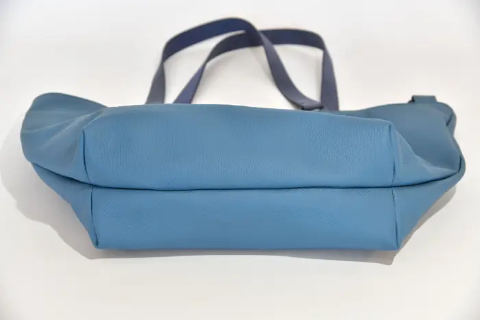 Ledertasche, Sarah playa L aus kräftigem, weichem Rindsleder in lagune, Unikat, hergestellt auf La Palma, Kanarische Inseln, Spanien, Europa