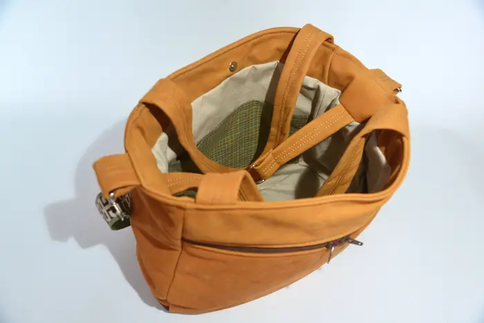 Ledertasche, Lena M aus Anilin-Nappa-Wasserbüffelleder in lehmbraun und geschliffenem Nubuckleder in cognac, Unikat, hergestellt auf La Palma, Kanarische Inseln, Spanien, Europa