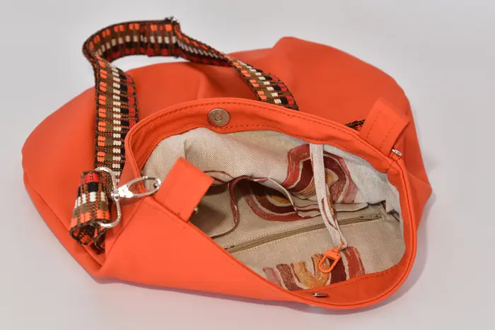 bolso de cuero, Iris M de piel napa de búfalo de agua naranja, pieza única, fabricada en La Palma, Islas Canarias, España, Europa
