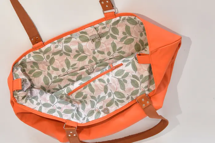 bolso de cuero, Sarah playa L de cuero napa de vaca en color naranja, pieza única, fabricada en La Palma, Islas Canarias, España, Europa