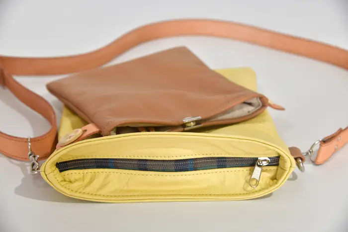 Ledertasche, Ben dia M aus Nappa-Wasserbüffelleder in pastellgelb und sandgelb, Unikat, hergestellt auf La Palma, Kanarische Inseln, Spanien, Europa