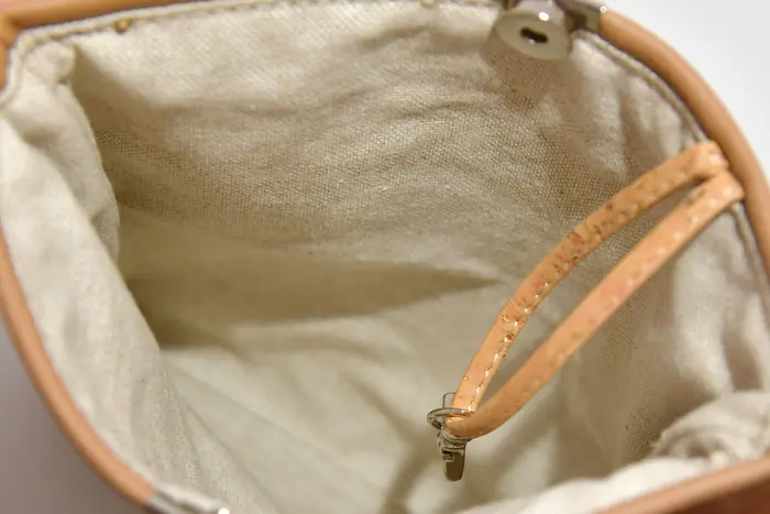 Ledertasche, Ben dia M aus Nappa-Wasserbüffelleder in pastellgelb und sandgelb, Unikat, hergestellt auf La Palma, Kanarische Inseln, Spanien, Europa