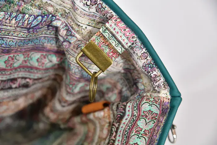 Ledertasche, Sarah S aus Nappa-Wasserbüffelleder in petrol und Schultergurten aus Dickelder, Unikat, hergestellt auf La Palma, Kanarische Inseln, Spanien, Europa