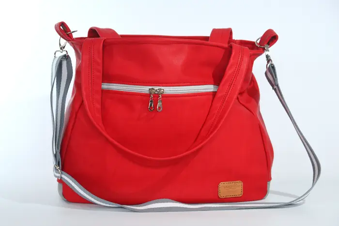Ledertasche, Lena M aus Anilin-Nappaleder in rot und grau, Unikat, hergestellt auf La Palma, Kanarische Inseln, Spanien, Europa