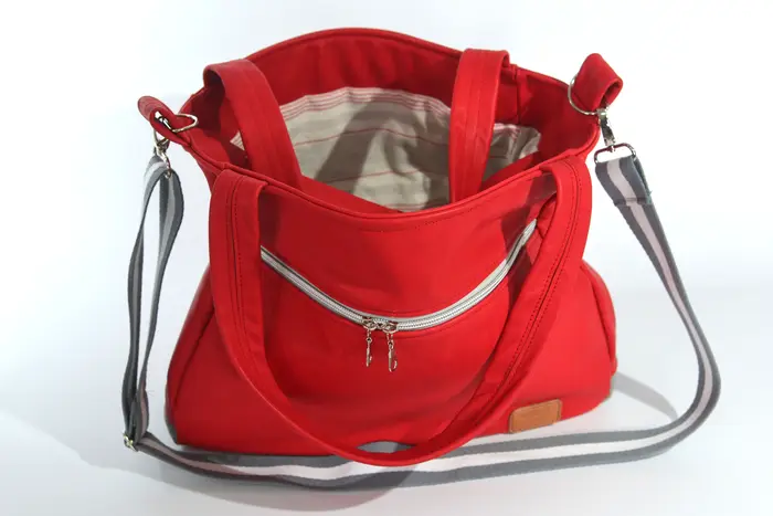 Ledertasche, Lena M aus Anilin-Nappaleder in rot und grau, Unikat, hergestellt auf La Palma, Kanarische Inseln, Spanien, Europa