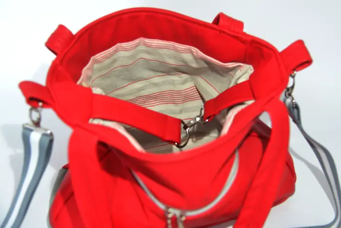 Ledertasche, Lena M aus Anilin-Nappaleder in rot und grau, Unikat, hergestellt auf La Palma, Kanarische Inseln, Spanien, Europa