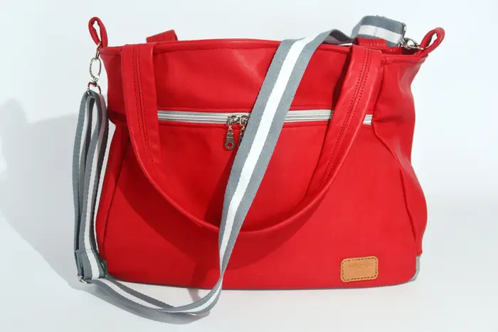 Lena M aus Anilin-Nappaleder in rot und grau