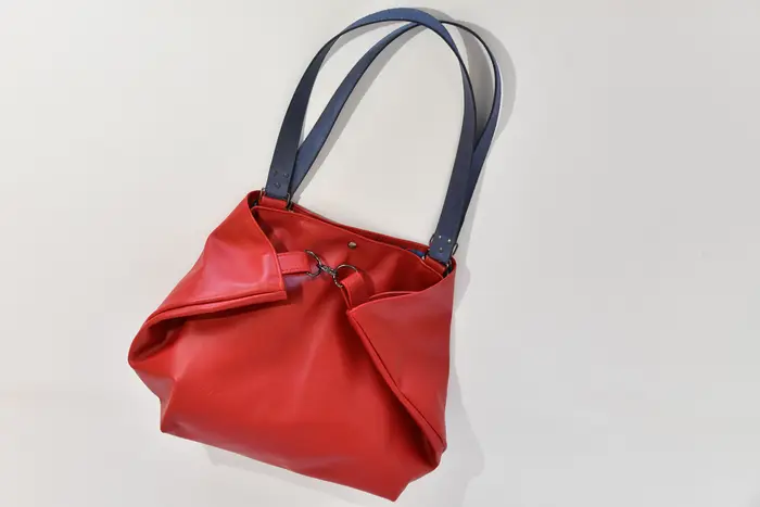 Ledertasche, Sarah playa L aus Anilin-Nappa-Rindsleder in rot, Unikat, hergestellt auf La Palma, Kanarische Inseln, Spanien, Europa