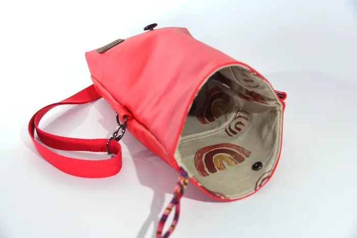 Ledertasche, Sam blando S aus rotorangem Nappa-Wasserbüffelleder, Unikat, hergestellt auf La Palma, Kanarische Inseln, Spanien, Europa