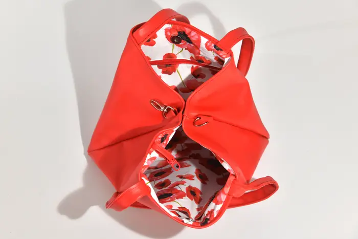 Ledertasche, Sarah S aus Nappa-Wasserbüffelleder in rotorange, Unikat, hergestellt auf La Palma, Kanarische Inseln, Spanien, Europa