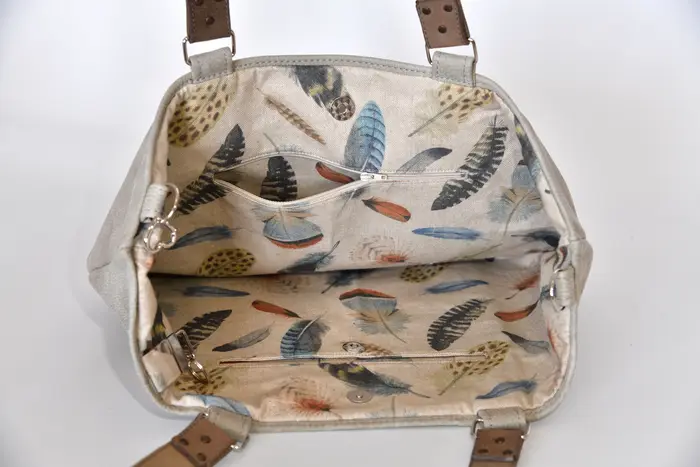 Ledertasche, Sarah S aus weichem, vintage Wasserbüffel-Nubuckleder in schlammgrau und Schultergurten aus Dickelder, Unikat, hergestellt auf La Palma, Kanarische Inseln, Spanien, Europa