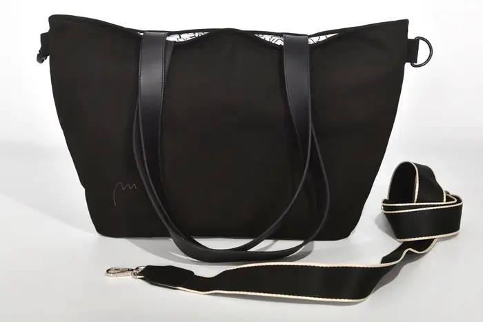 Ledertasche, Sarah S aus geschliffenem schwarzem Nubuk-Wasserbüffelleder und Schultergurten aus Dickelder, Unikat, hergestellt auf La Palma, Kanarische Inseln, Spanien, Europa