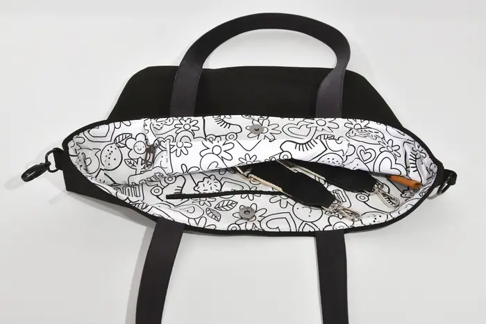 Ledertasche, Sarah S aus geschliffenem schwarzem Nubuk-Wasserbüffelleder und Schultergurten aus Dickelder, Unikat, hergestellt auf La Palma, Kanarische Inseln, Spanien, Europa